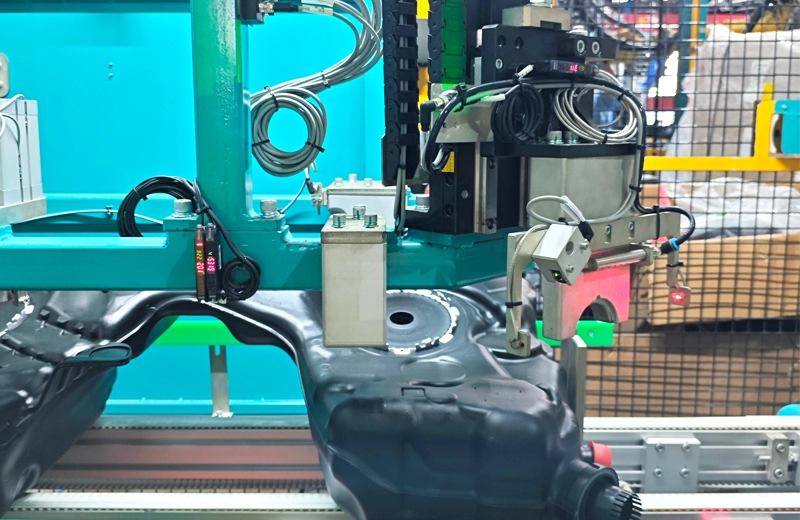 远望智能助力汽车零部件厂商产线升级，交付高精度油箱油管焊接专机